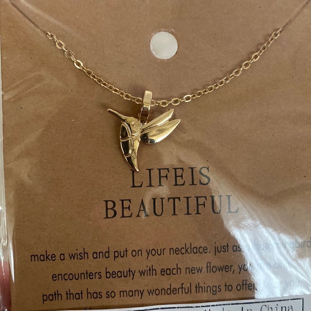 NEW! “Life Is Beautiful” Hummingbird Gold Tone Adjustable Necklace - Picture 7 of 9